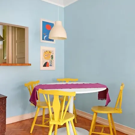 Castelo - Beautiful Balcony View Apartment Lisbon
